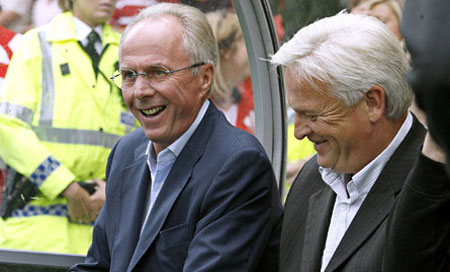 Sven and assistant Hans Backe